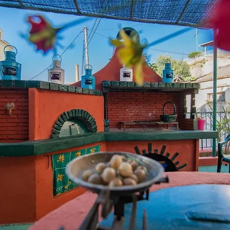 Daire Fay's Barbeque Garden House -family Activities Corfu Port Korfu