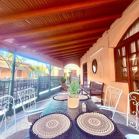 Daire Fay's Barbeque Garden House -family Activities Corfu Port *